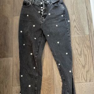 PACSUN BLACK JEANS WITH FLOWERS 🌼🌼 only worn once! In perfect condition
